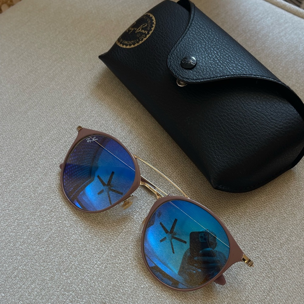 Gold Ray Ban aviators